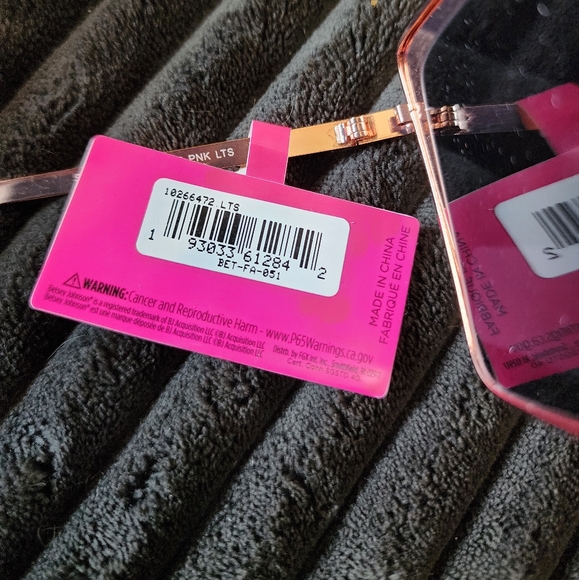 Betsey Johnson Women's Soul Shine Cateye Sunglasses - Picture 5 of 7